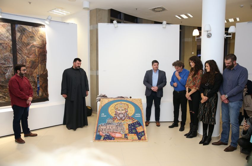  Mozaik Svetog kralja Stefana Milutina predstavljen Paraćincima – već sutra ide put Hilandara