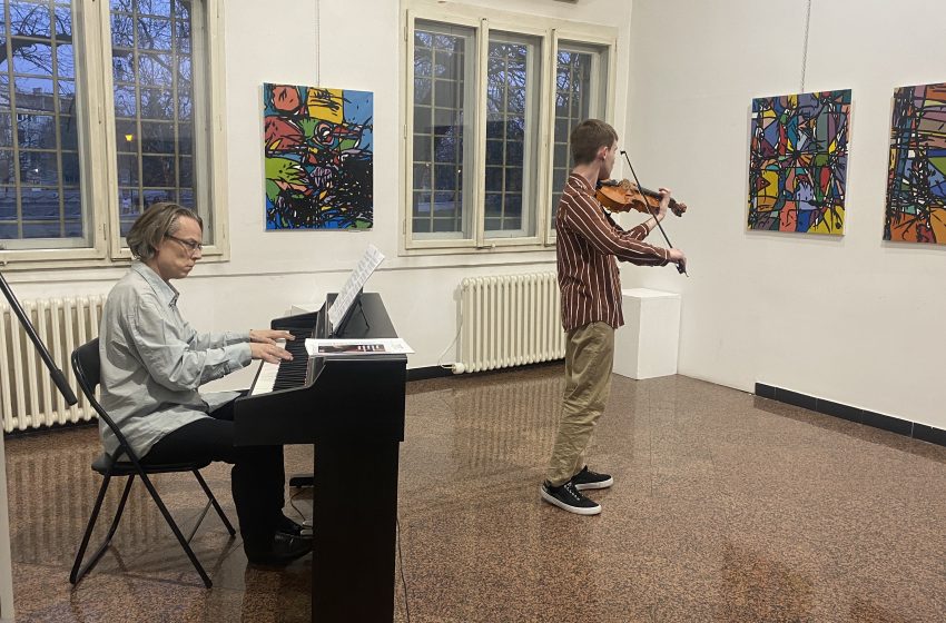  Učenici viole ćuprijske Škole za muzičke talente pred paraćinskom publikom