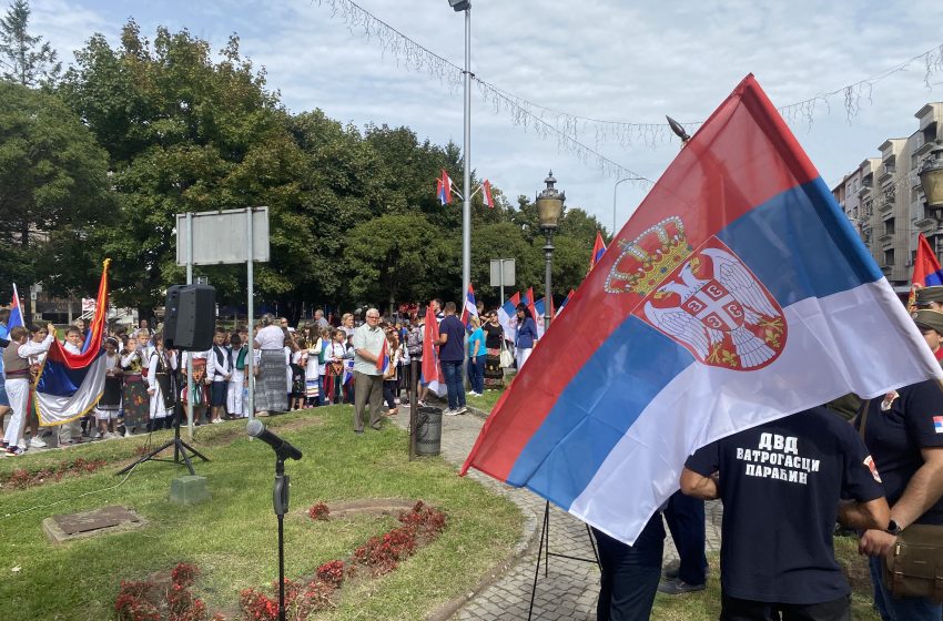  Obeležen Dan srpskog jedinstva, slobode i nacionalne zastave, položeni venci na Spomenik Pobedniku