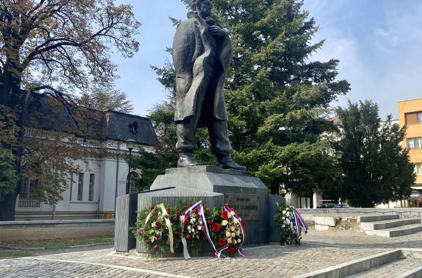  Obeležen Dan oslobođenja Paraćina u Drugom svetskom ratu; položeni venci na spomenik Branku Krsmanoviću