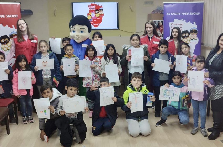  Radionicom za mališane romske nacionalnosti Crveni krst obeležio Međunarodni dan tolerancije