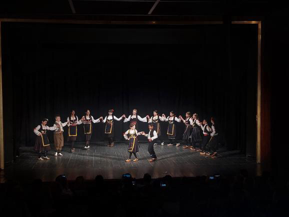  Folkloraši koncertom u Pozorištu prikupili preko 100.000 dinara za Tamaru Pejčinović