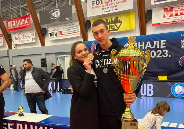  Paraćinac sa Partizanom podigao pehar Kupa Srbije u odbojci