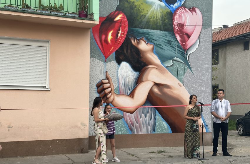  Sloboda kao priroda, ali i glavni imperativ čoveka – Paraćincima predstavljen mural paraćinske umetnice Marije Komarac DRUGA STRANA SLOBODE