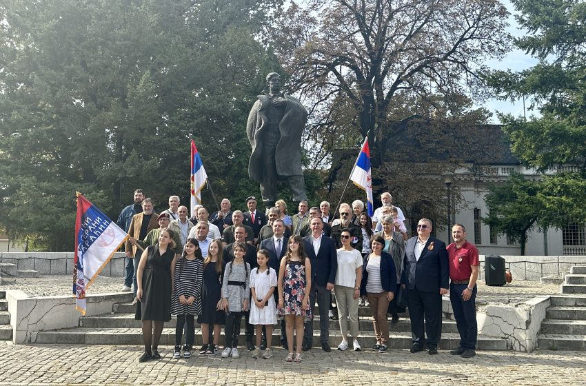  Položeni venci na Spomenik Branku Krsmanoviću, obeležavanju Dana oslobođenja Paraćina prisustvovala delegacija Ambasade Ruske federacije