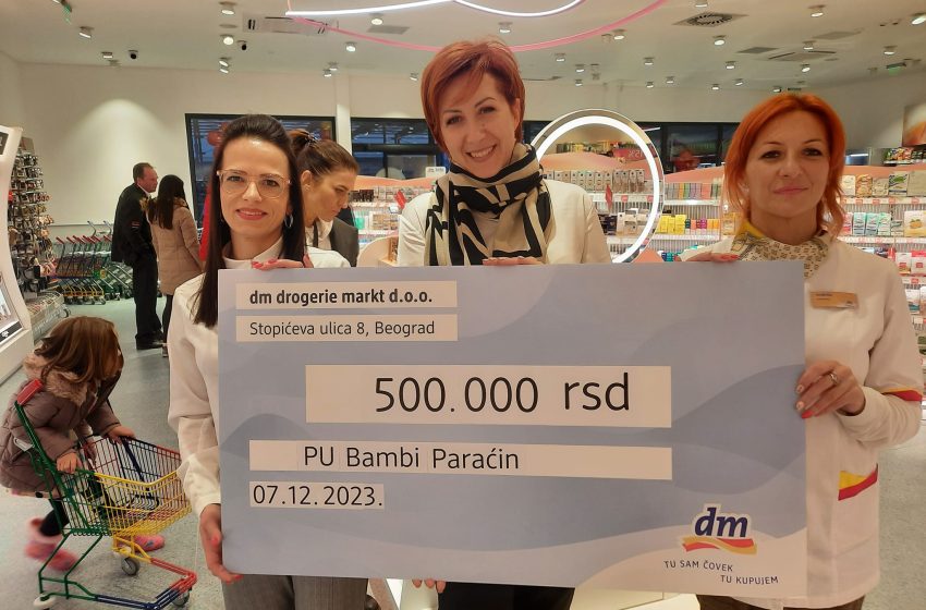  Kompanija DM donirala pola miliona dinara za kupovinu krevetića za PU Bambi